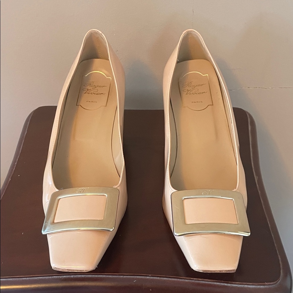 Roger Vivier Women’s nude  pumps